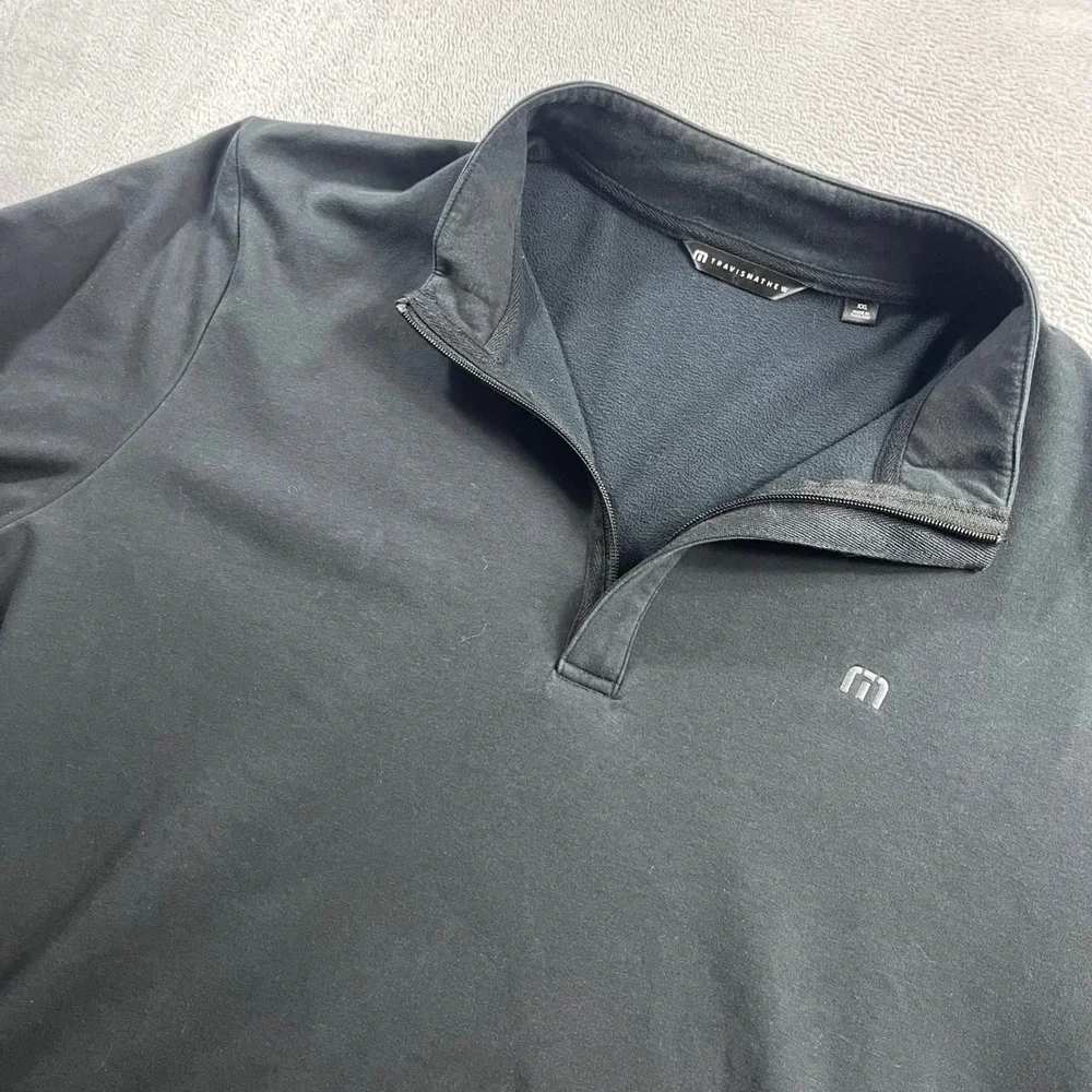 TravisMathew Mens XXL Black Quarter Zip Fleece Pullover Golf Sweatshirt‎